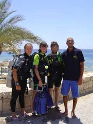 Tim, Joanne, DiveMaster Kornelia and PADI instructor Salama